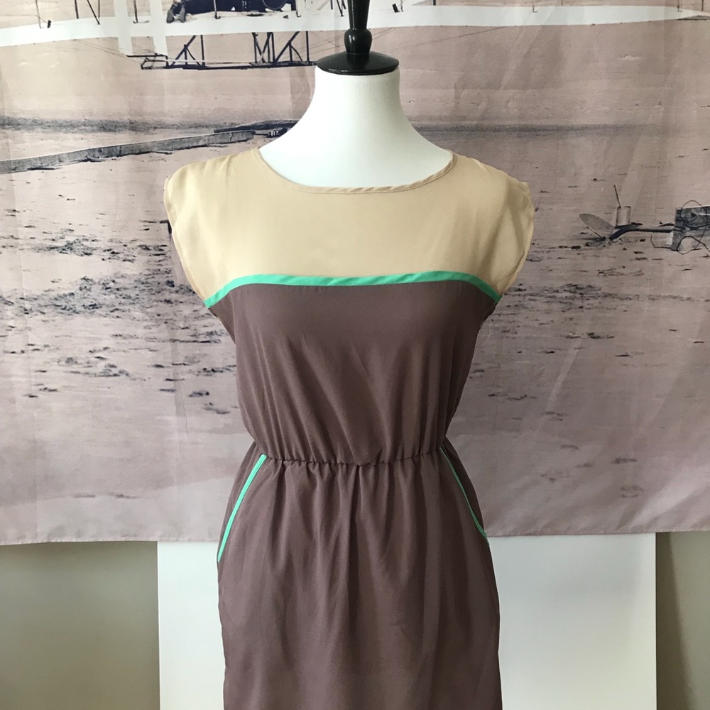 Turquoise trimmed pocket dress